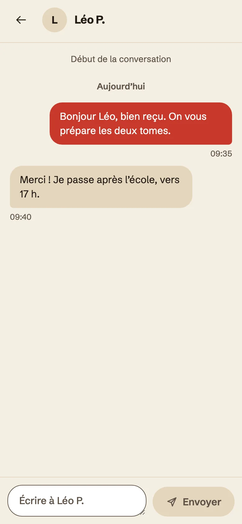 Une conversation avec Léo sur téléphone : « Merci ! Je passe après l’école, vers 17 h. »